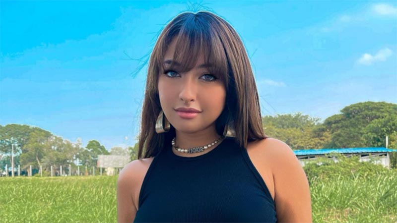 Jennifer Coppen hamil 23 minggu.